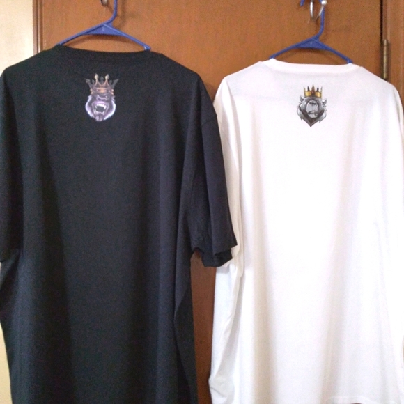 💥 CLOSET CLOSING SALE 💥 Amazon Essentials Men's Graphic Tshirt - Picture 2 of 5